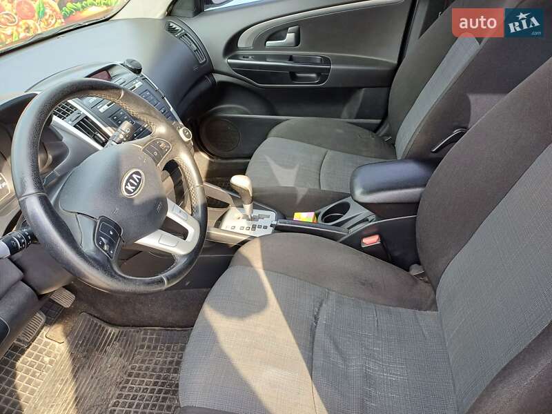 Хетчбек Kia Ceed 2011 в Києві фото 10 Хетчбек Kia Ceed 2011 в Києві