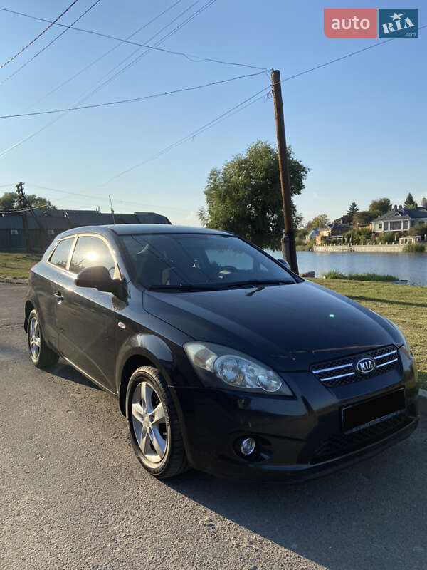Хэтчбек Kia Ceed 2008 в Киеве
