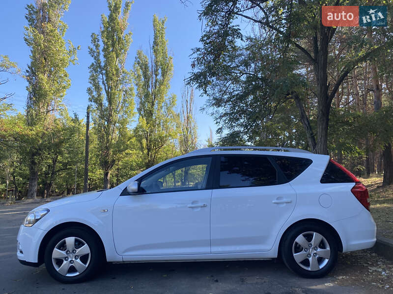Универсал Kia Ceed 2009 в Николаеве