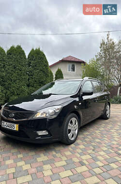 Универсал Kia Ceed 2012 в Калуше