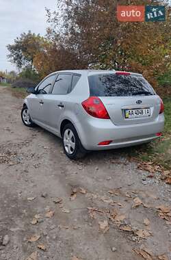 Хетчбек Kia Ceed 2008 в  фото 9 Хетчбек Kia Ceed 2008 в