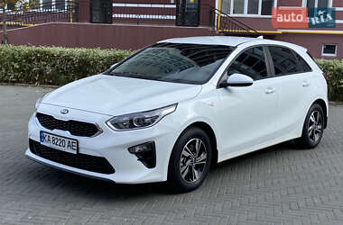 Хэтчбек Kia Ceed 2019 в 