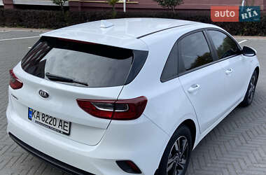 Хэтчбек Kia Ceed 2019 в 