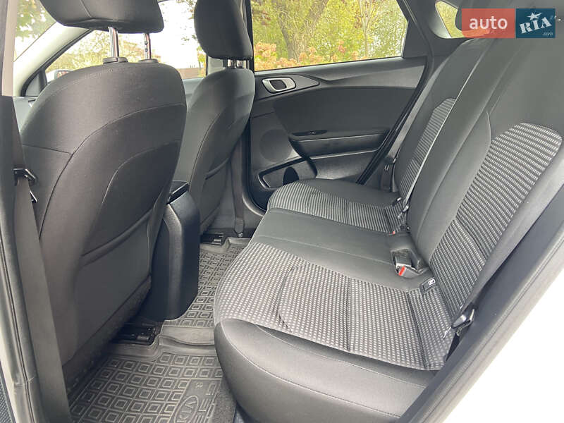 Хетчбек Kia Ceed 2019 в Києві фото 49 Хетчбек Kia Ceed 2019 в Києві