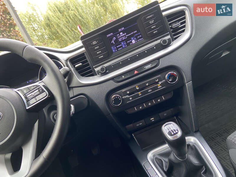 Хетчбек Kia Ceed 2019 в Києві фото 53 Хетчбек Kia Ceed 2019 в Києві