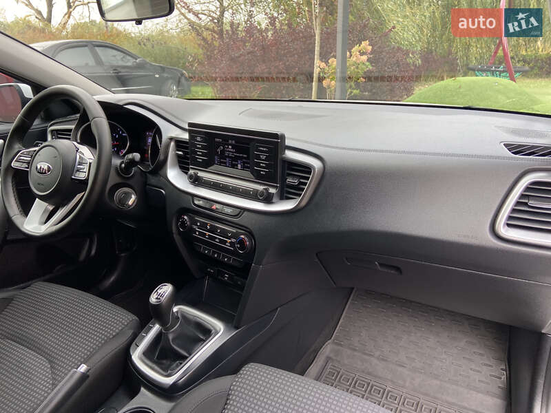 Хетчбек Kia Ceed 2019 в Києві фото 58 Хетчбек Kia Ceed 2019 в Києві