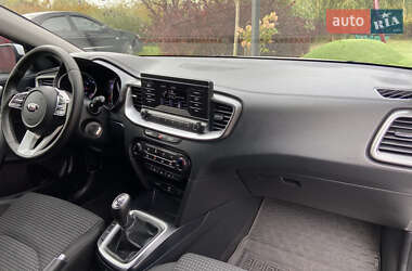Хэтчбек Kia Ceed 2019 в 