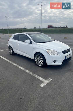 Хэтчбек Kia Ceed 2008 в 