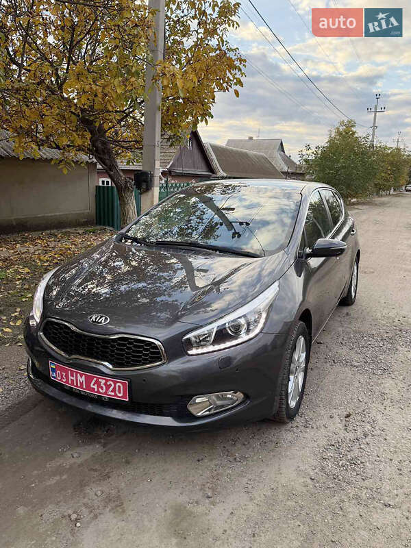 Хэтчбек Kia Ceed 2012 в Белгороде-Днестровском фото Хэтчбек Kia Ceed 2012 в Белгороде-Днестровском