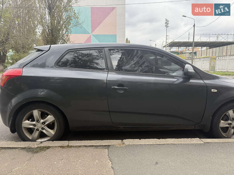 Хэтчбек Kia Ceed 2008 в Киеве