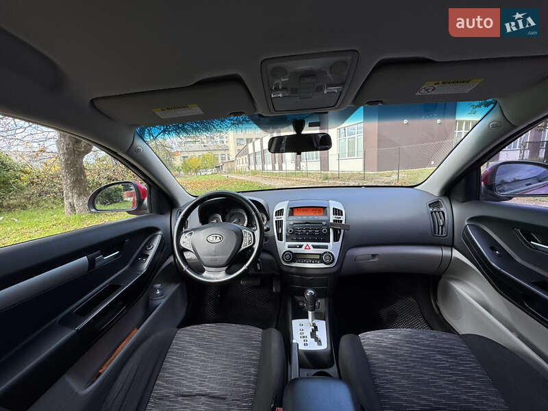 Хэтчбек Kia Ceed 2008 в Черновцах