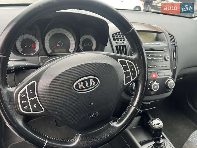 Универсал Kia Ceed 2009 в Лубнах