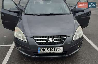 Хэтчбек Kia Ceed 2008 в 