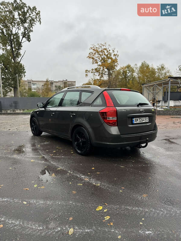 Універсал Kia Ceed 2011 в Житомирі фото 4 Універсал Kia Ceed 2011 в Житомирі