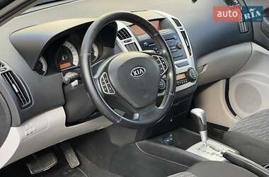Хэтчбек Kia Ceed 2008 в 
