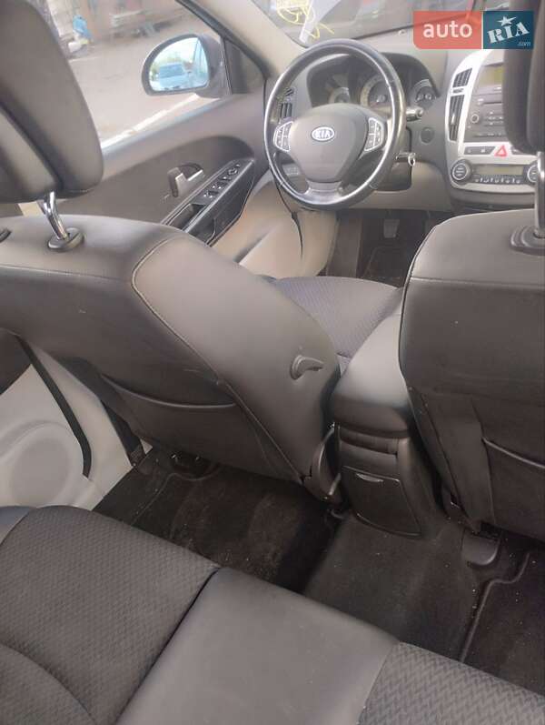 Універсал Kia Ceed 2008 в Гощі фото 7 Універсал Kia Ceed 2008 в Гощі