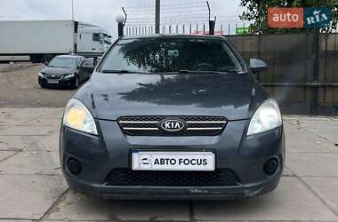 Хэтчбек Kia Ceed 2008 в 