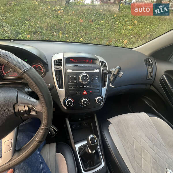 Хэтчбек Kia Ceed 2010 в Тернополе фото 6 Хэтчбек Kia Ceed 2010 в Тернополе