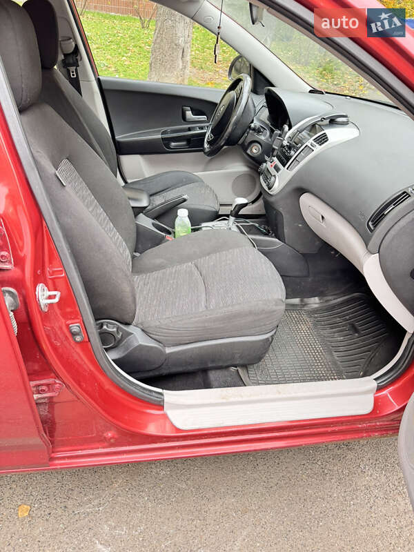 Хетчбек Kia Ceed 2008 в Києві фото 6 Хетчбек Kia Ceed 2008 в Києві