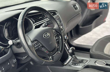Хэтчбек Kia Ceed 2017 в 