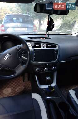 Хетчбек Kia Ceed 2012 в Винниках