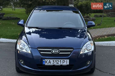 Хетчбек Kia Ceed 2008 в 