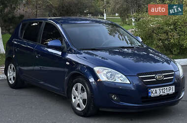 Хетчбек Kia Ceed 2008 в 