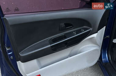 Хетчбек Kia Ceed 2008 в 