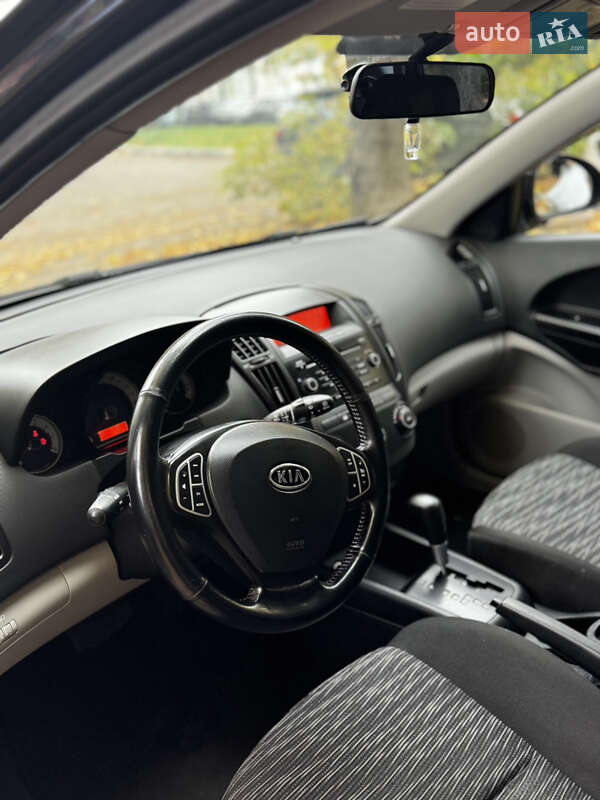 Хетчбек Kia Ceed 2007 в Києві фото 14 Хетчбек Kia Ceed 2007 в Києві