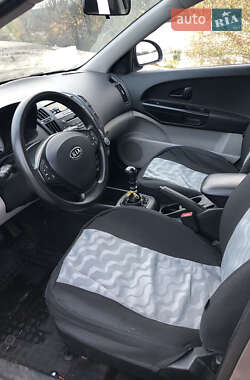 Хетчбек Kia Ceed 2008 в 