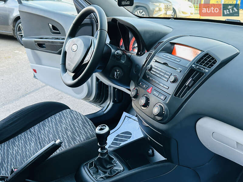 Универсал Kia Ceed 2009 в Харькове фото 34 Универсал Kia Ceed 2009 в Харькове