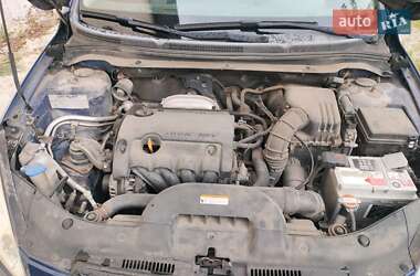 Хэтчбек Kia Ceed 2008 в 