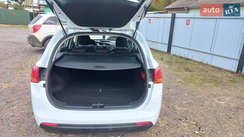 Универсал Kia Ceed 2015 в Сокале