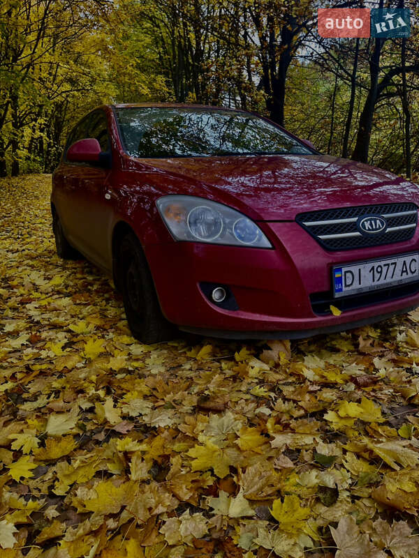 Хэтчбек Kia Ceed 2007 в 