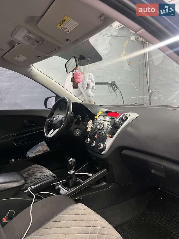 Хетчбек Kia Ceed 2010 в Ніжині фото 17 Хетчбек Kia Ceed 2010 в Ніжині