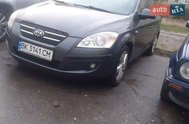 Хэтчбек Kia Ceed 2008 в 
