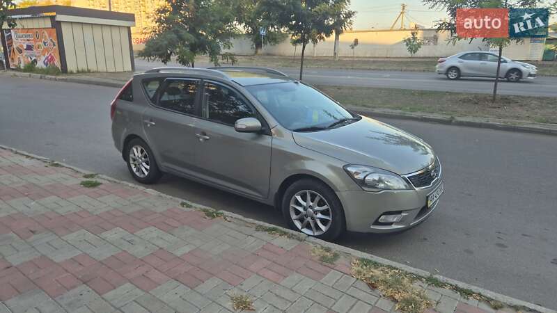 Універсал Kia Ceed 2010 в Одесі
