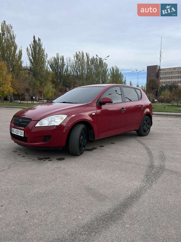 Хетчбек Kia Ceed 2008 в Кривому Розі фото 2 Хетчбек Kia Ceed 2008 в Кривому Розі