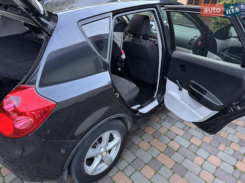 Хэтчбек Kia Ceed 2008 в Ивано-Франковске фото 12 Хэтчбек Kia Ceed 2008 в Ивано-Франковске