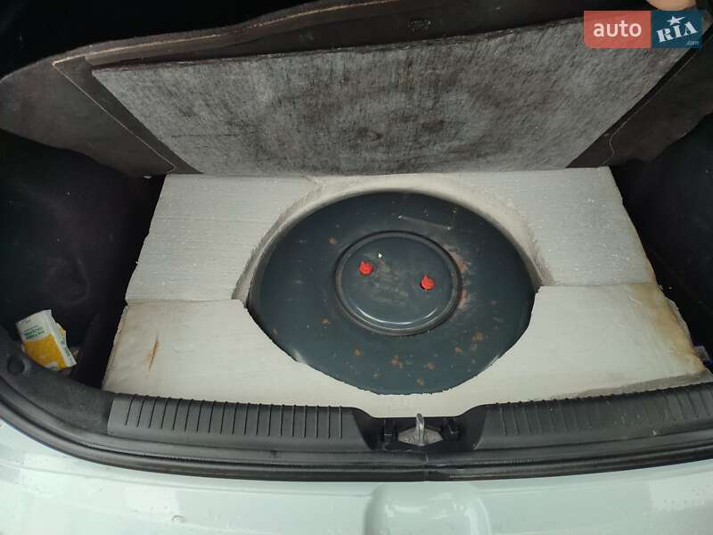 Хетчбек Kia Ceed 2012 в Києві фото 13 Хетчбек Kia Ceed 2012 в Києві