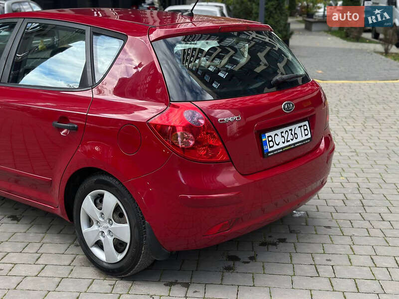 Хэтчбек Kia Ceed 2009 в Ивано-Франковске фото 5 Хэтчбек Kia Ceed 2009 в Ивано-Франковске