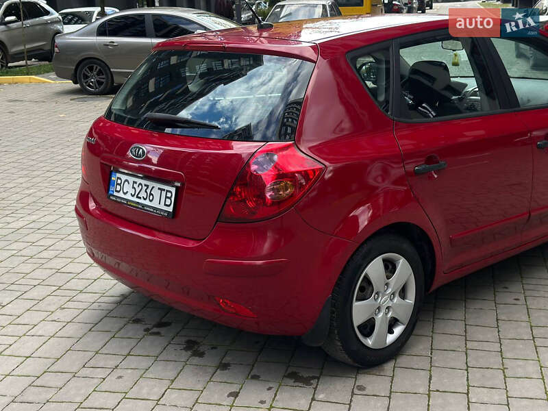 Хэтчбек Kia Ceed 2009 в Ивано-Франковске фото 12 Хэтчбек Kia Ceed 2009 в Ивано-Франковске