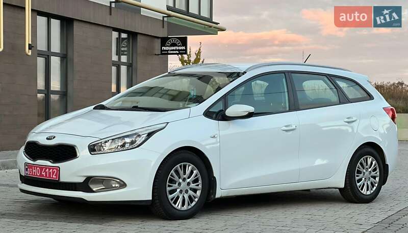 Универсал Kia Ceed 2015 в Сокале