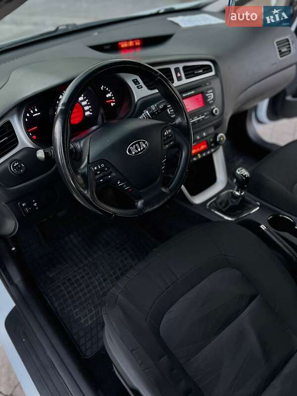 Универсал Kia Ceed 2015 в Сокале