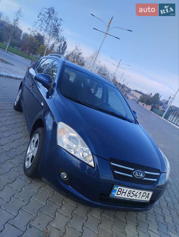 Универсал Kia Ceed 2009 в Измаиле