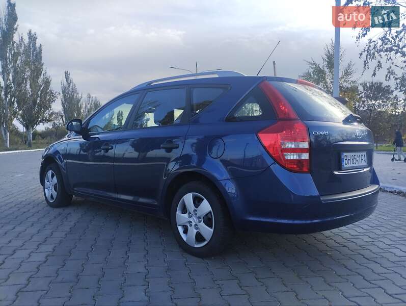 Универсал Kia Ceed 2009 в Измаиле