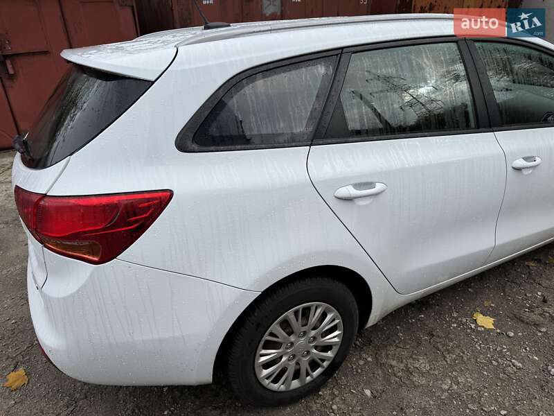 Универсал Kia Ceed 2016 в Днепре