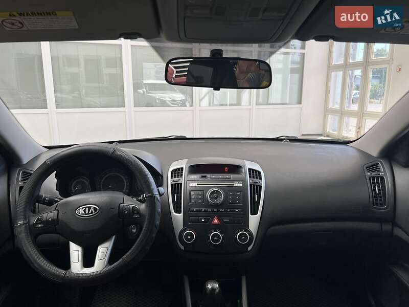 Хэтчбек Kia Ceed 2011 в Николаеве