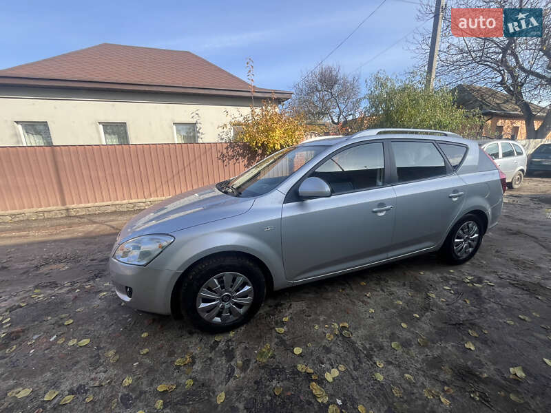 Універсал Kia Ceed 2009 в Охтирці