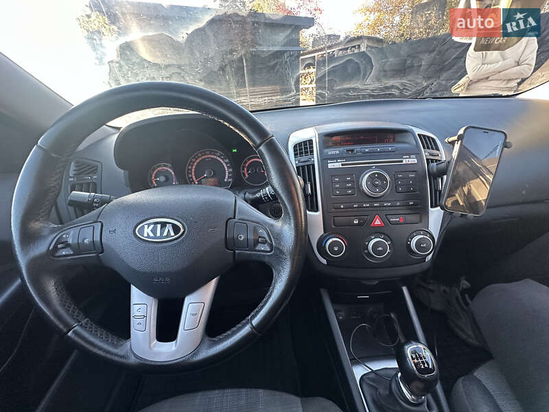 Хэтчбек Kia Ceed 2009 в Калуше фото 12 Хэтчбек Kia Ceed 2009 в Калуше
